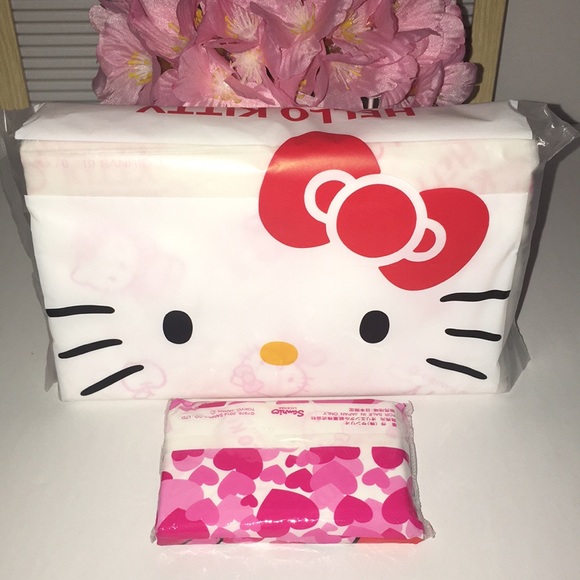 Hello Kitty Face Mask & Tissue (small & large) - Picture 3 of 15